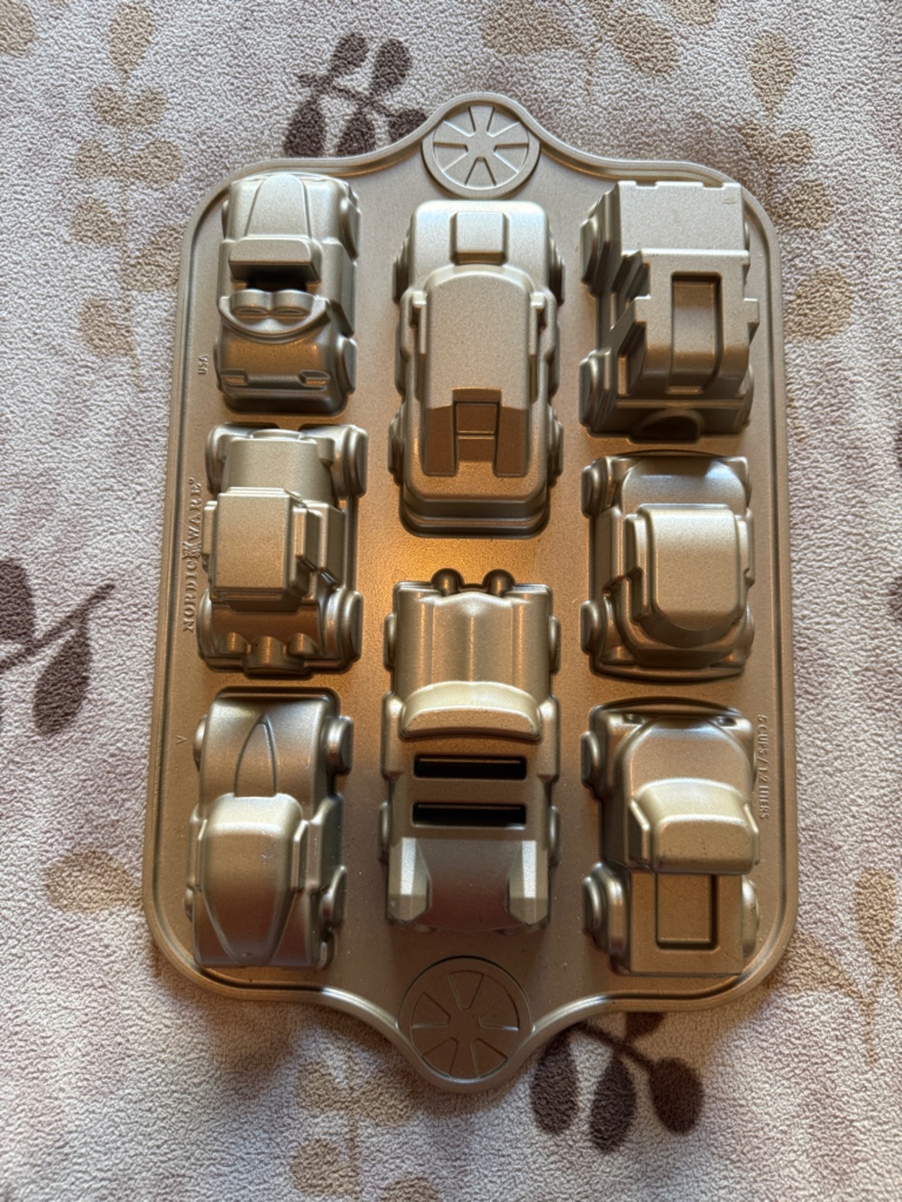 Nordic Ware Cast Aluminum Vintage Cars Cake Pan